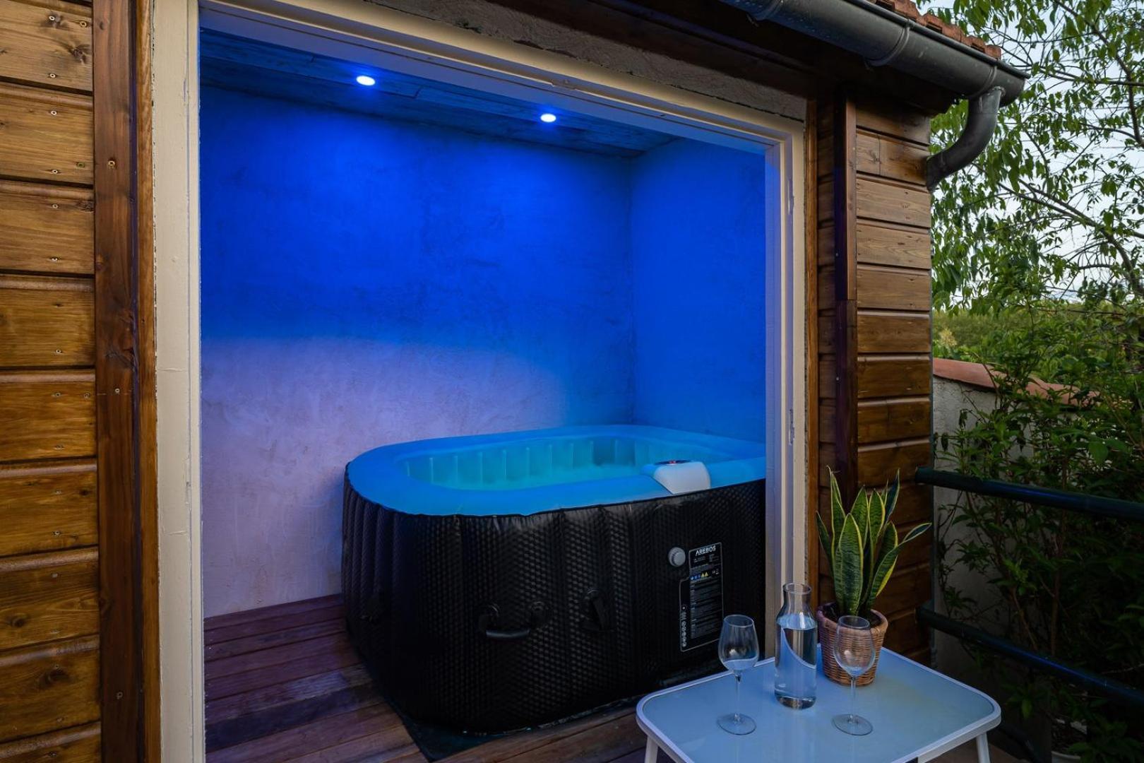 La Citadelle ~ Jacuzzi ~ Terrasse Apartment Carcassonne Ngoại thất bức ảnh