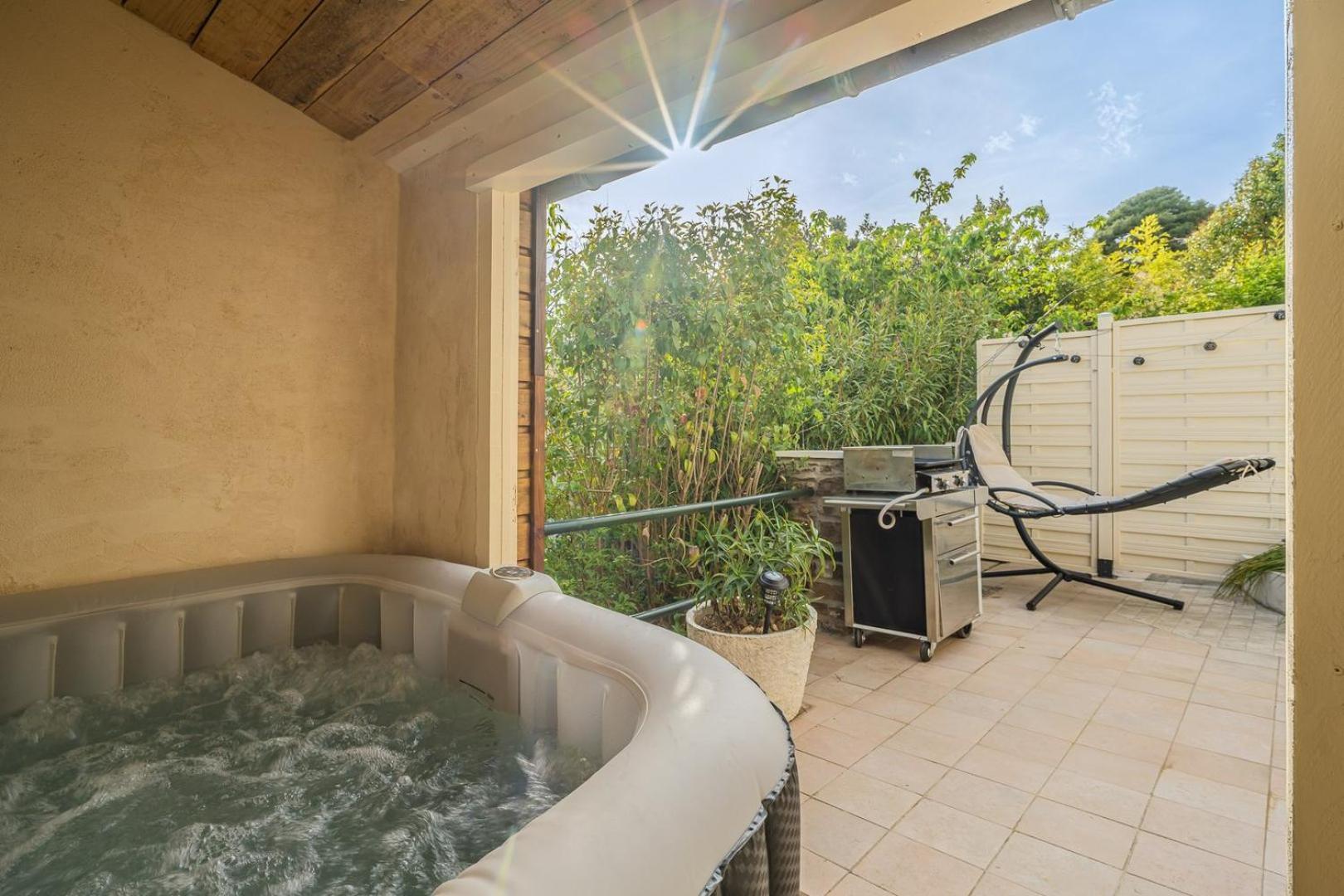 La Citadelle ~ Jacuzzi ~ Terrasse Apartment Carcassonne Ngoại thất bức ảnh